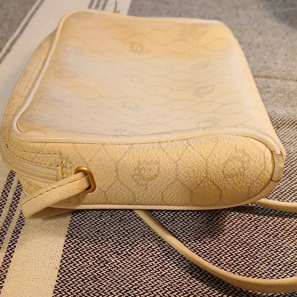 Christian Dior Honeycomb shoulder cross body bag white PVC leather - Picture 4 of 10